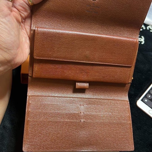 SOLD‼️Preloved LV Monogram Long Wallet - Picture 3 of 3
